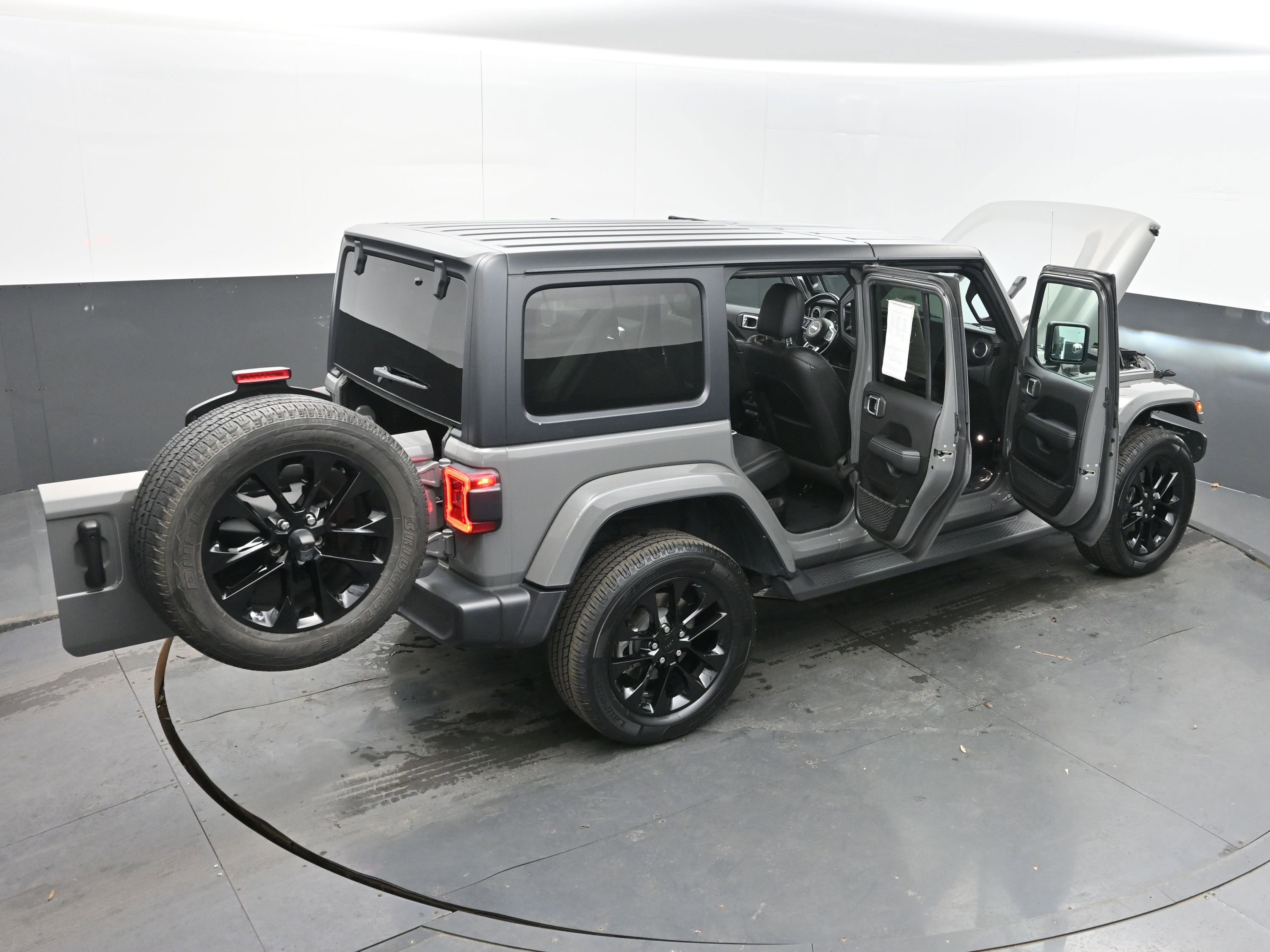 Used 2021 Jeep Wrangler Unlimited Sahara w/ Cold Weather Group image 43