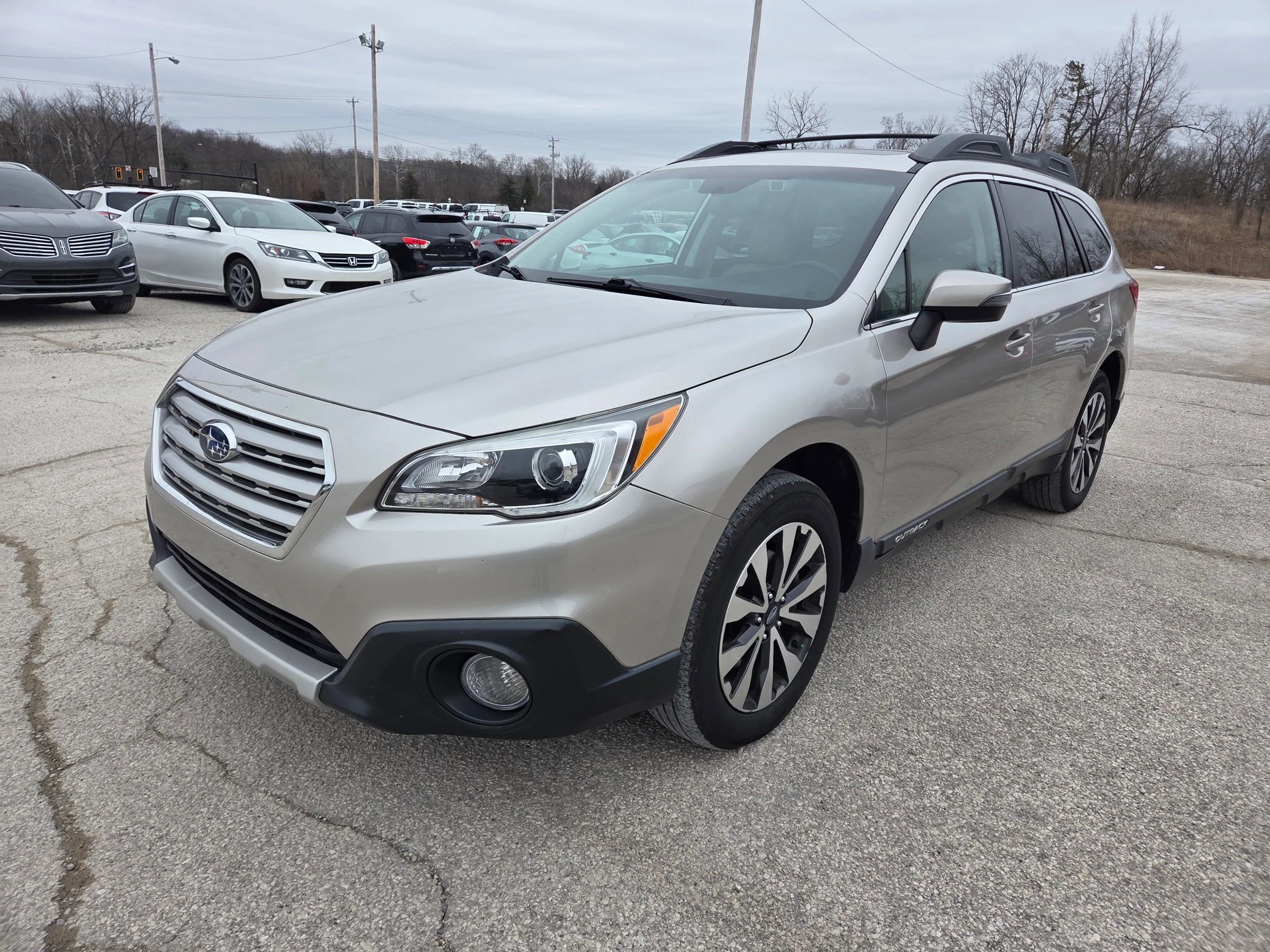 Used 2016 Subaru Outback 2.5i Limited image 2