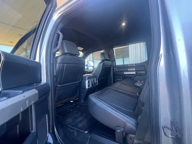 Used 2022 Ford F350 Lariat w/ Chrome Package image 7