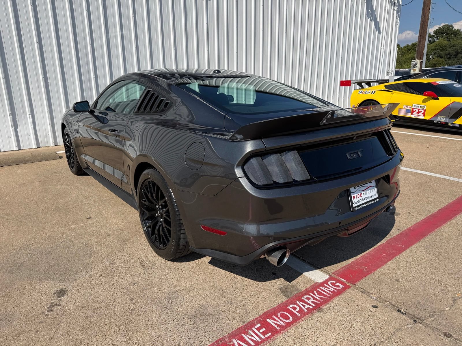 Used 2016 Ford Mustang GT Premium w/ GT Performance Package RWD image 4