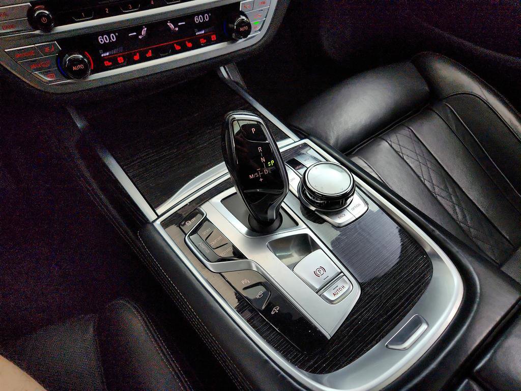 Used 2017 BMW 740i RWD image 19