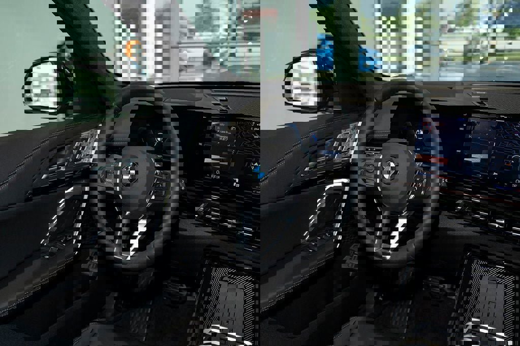 Used 2025 BMW X1 xDrive28i w/ Technology Package image 39