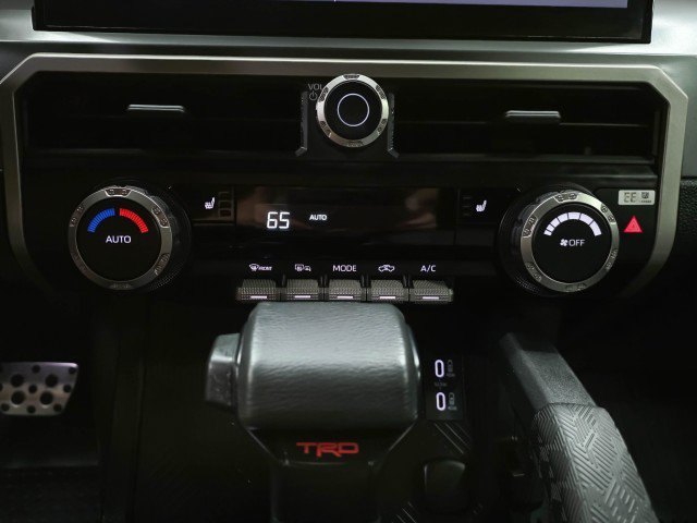 Used 2024 Toyota Tacoma TRD Sport AWD/4WD image 29