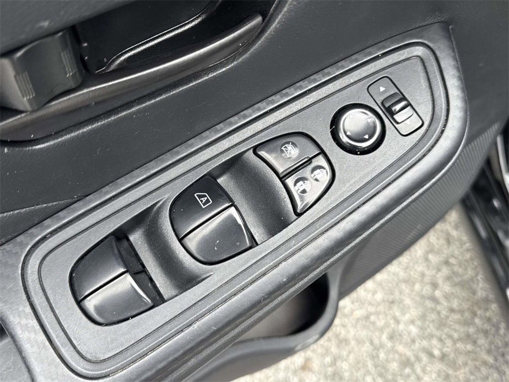 Used 2022 Nissan Versa S image 18