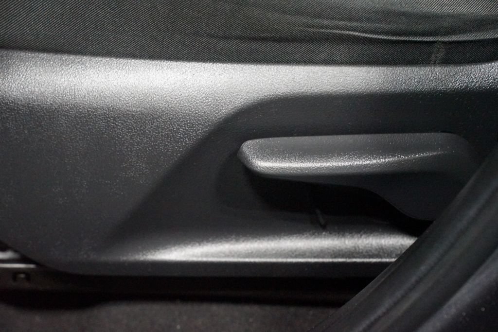 Used 2022 Toyota RAV4 LE FWD image 31