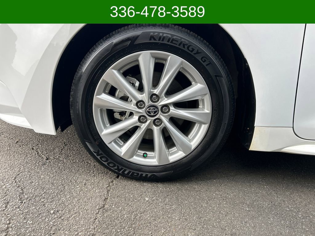 Used 2024 Toyota Corolla LE w/ LE Convenience Package FWD image 25