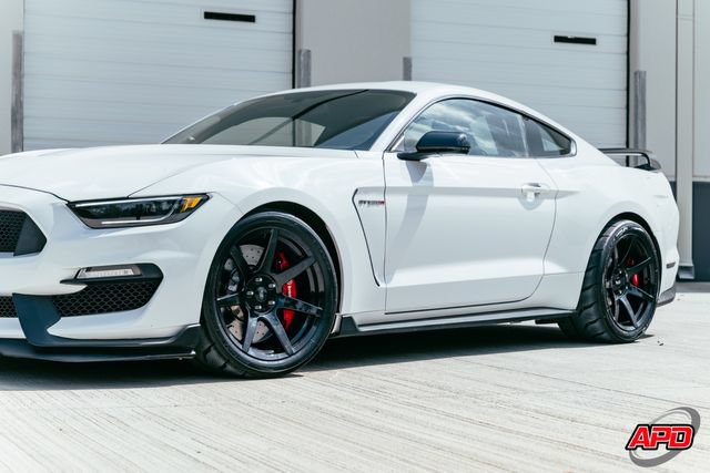 Used 2017 Ford Mustang Shelby GT350R w/ GT350R Equipment Group 920A RWD image 42