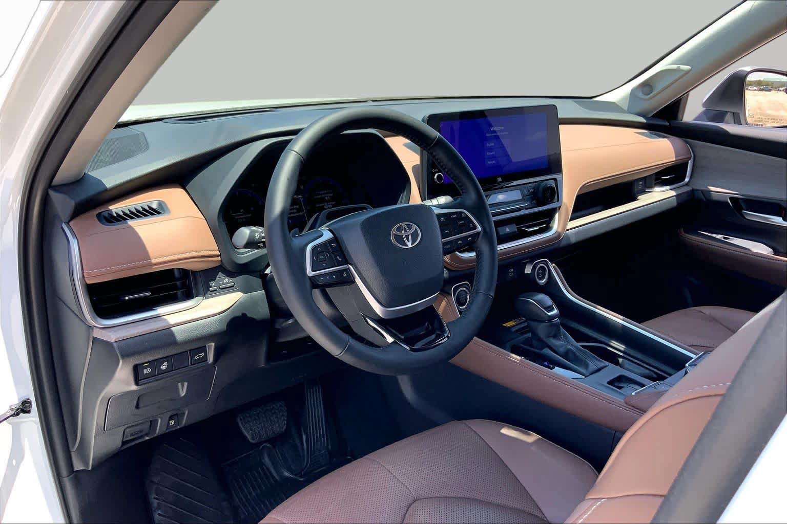 Used 2026 Toyota Grand Highlander AWD image 17