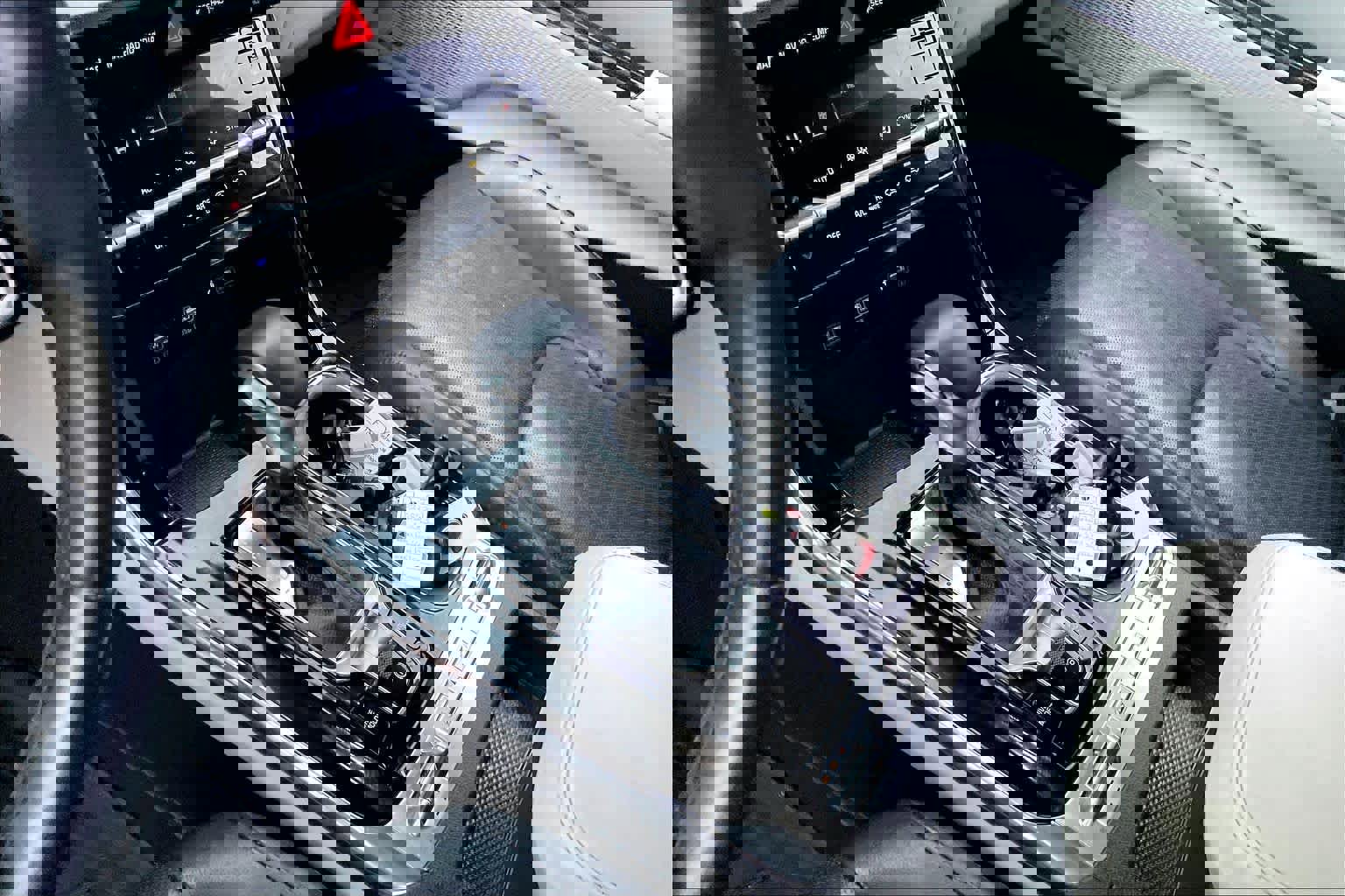 Used 2022 Kia Carnival SX Prestige FWD image 17