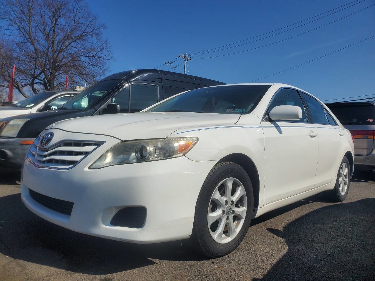 Used 2011 Toyota Camry LE w/ LE Extra-Value Pkg image 1