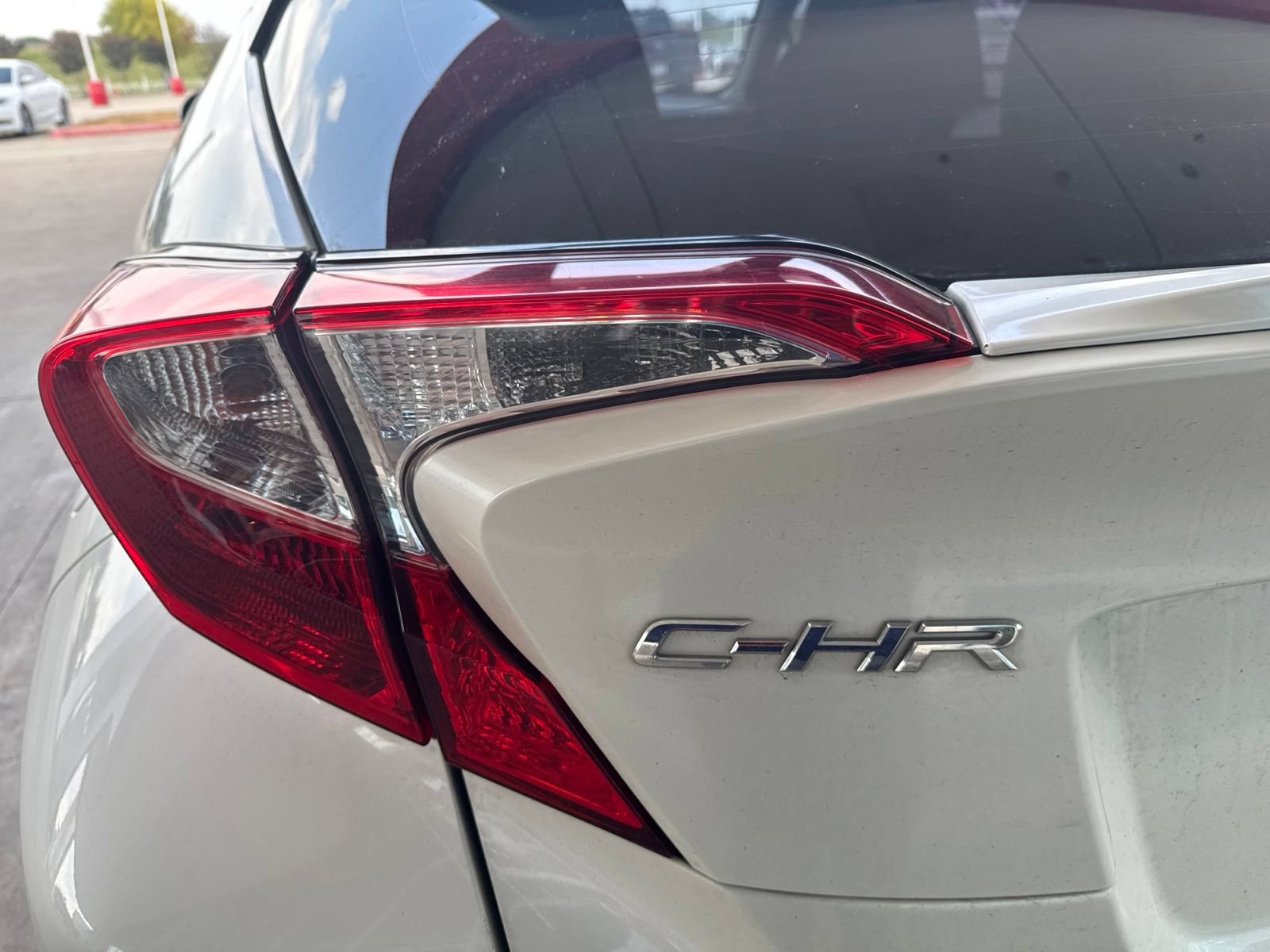 Used 2020 Toyota C-HR LE FWD image 14