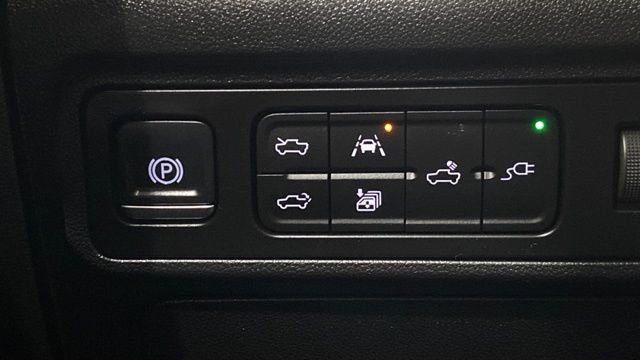 Used 2025 GMC Hummer EV 2X image 31