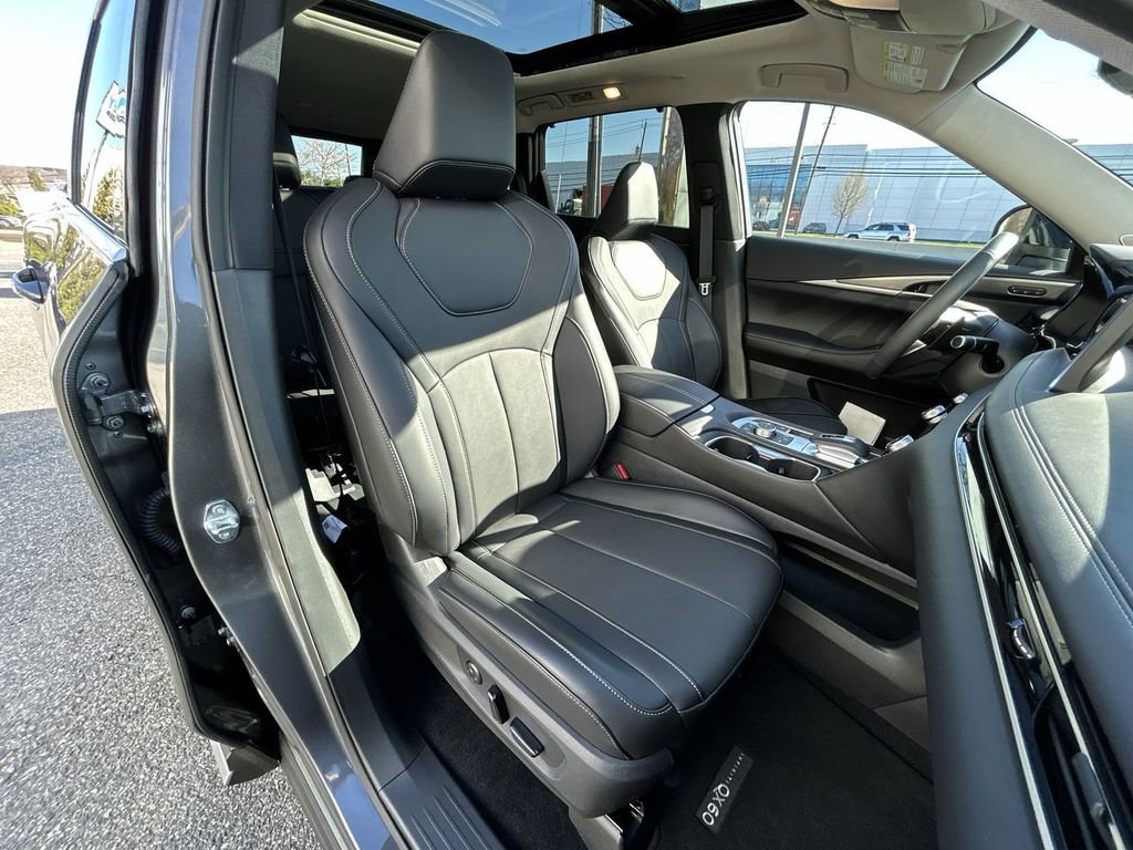 Certified 2026 INFINITI QX60 Luxe w/ Cargo Package AWD/4WD image 26