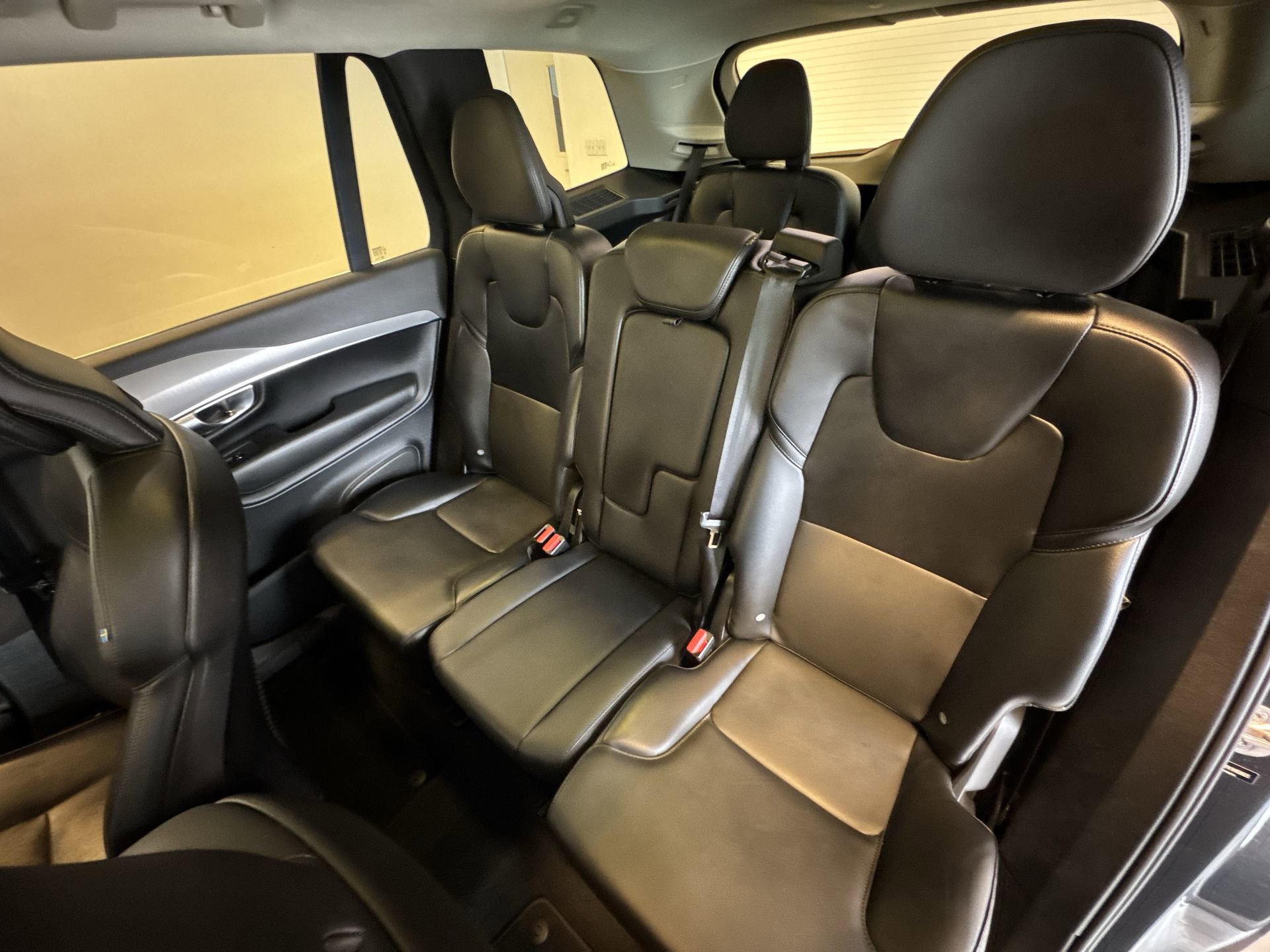 Used 2022 Volvo XC90 T5 Momentum image 23