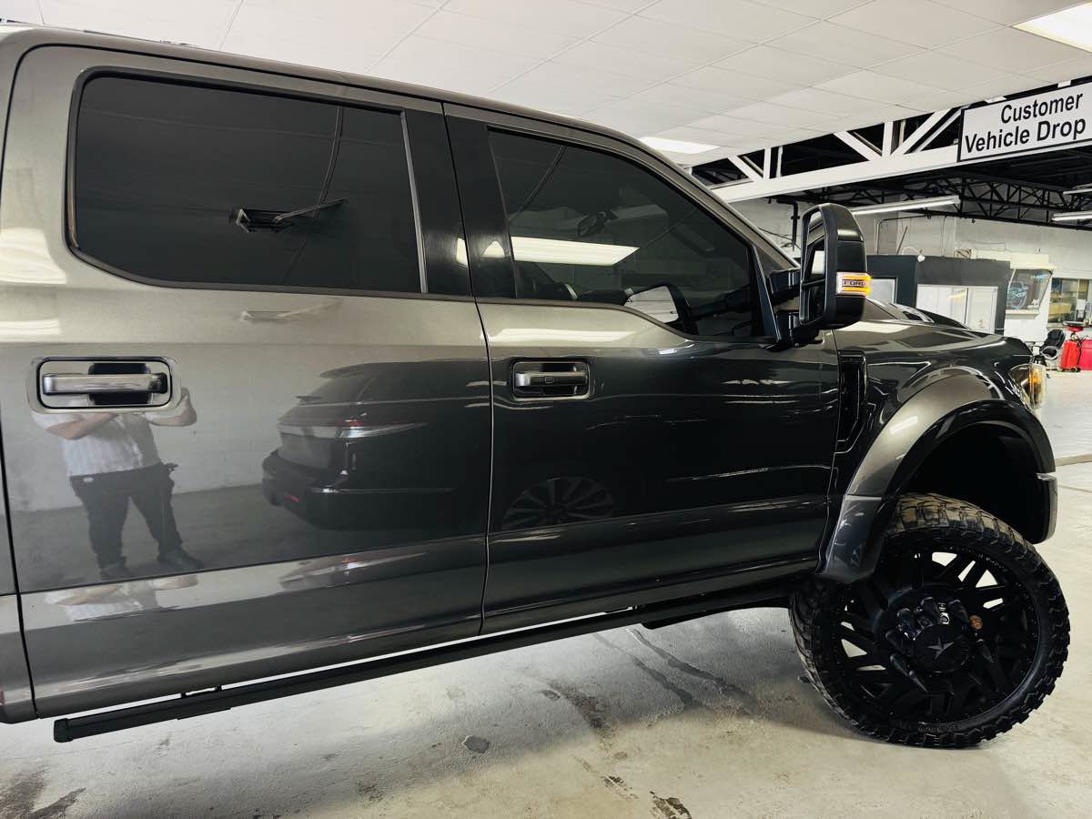 Used 2020 Ford F450 Lariat w/ Lariat Ultimate Package AWD/4WD image 3