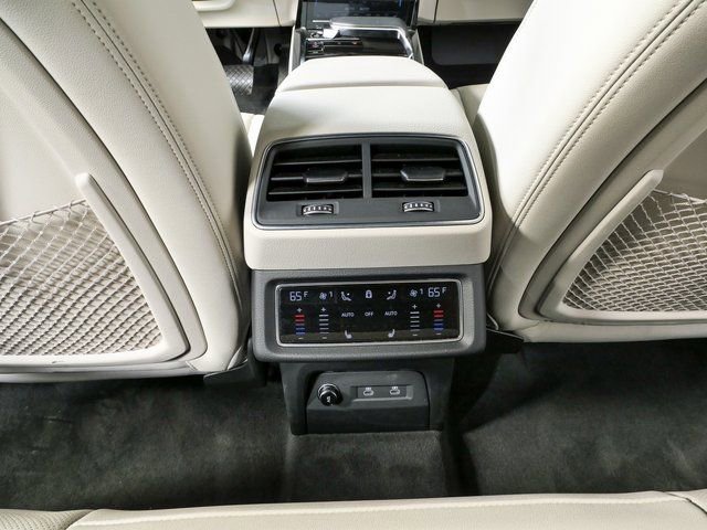 Used 2023 Audi e-tron Premium Plus w/ Premium Plus Package image 21