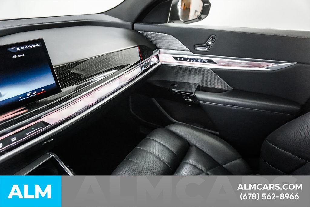 Used 2024 BMW i7 eDrive50 w/ M Sport Package RWD image 41