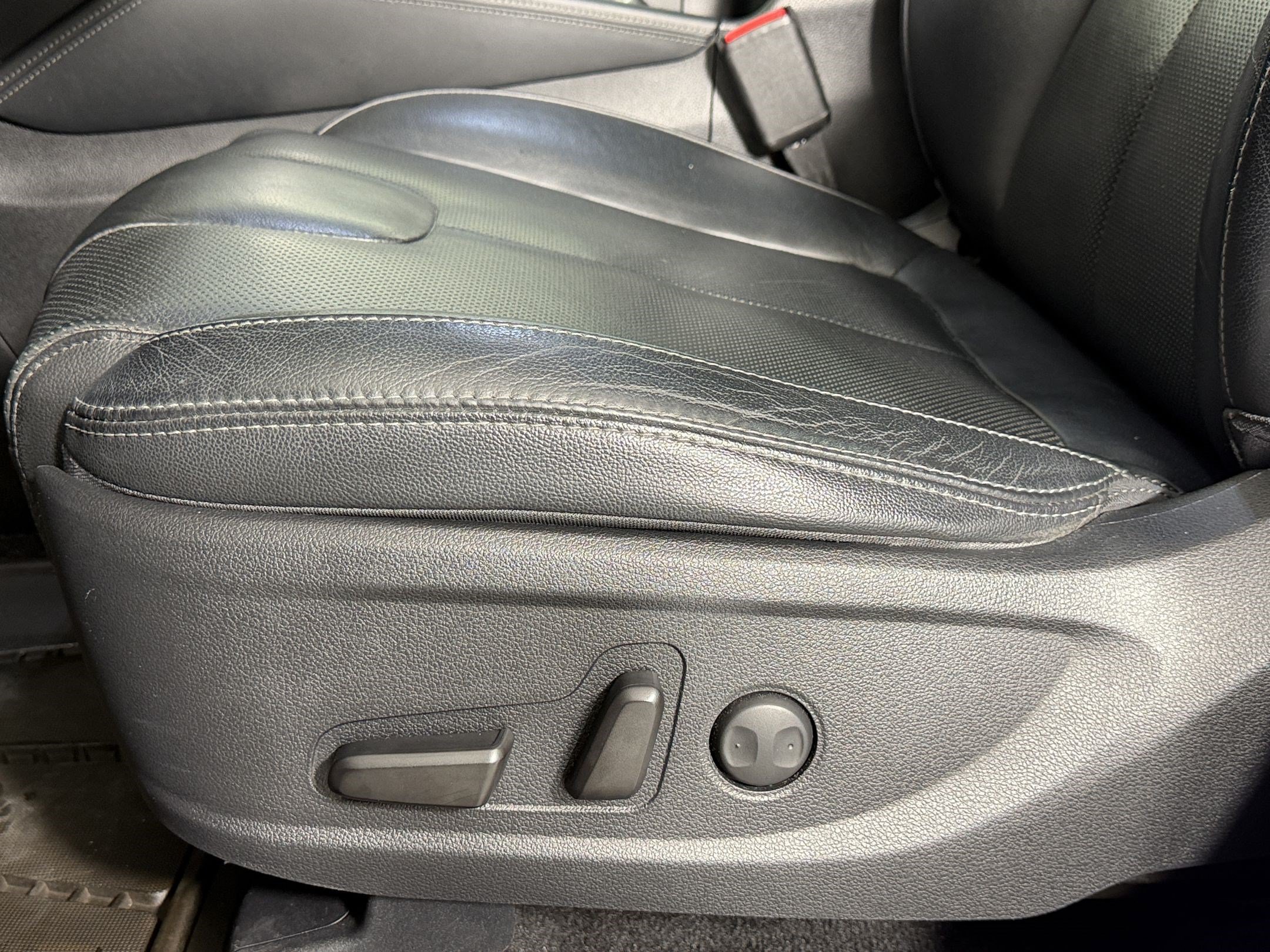 Used 2019 Hyundai Santa Fe Limited FWD image 13