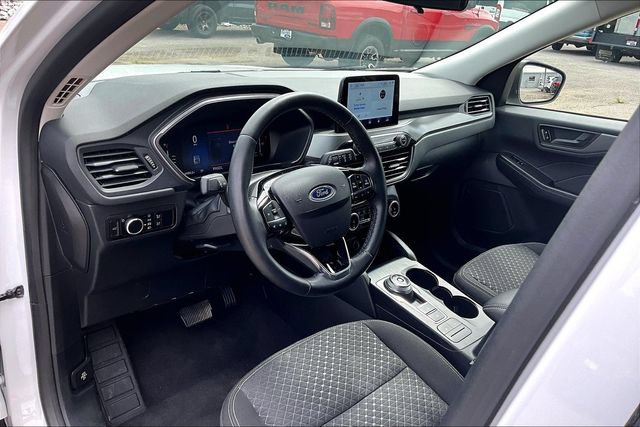 Used 2023 Ford Escape Active w/ Cold Weather Package FWD image 13