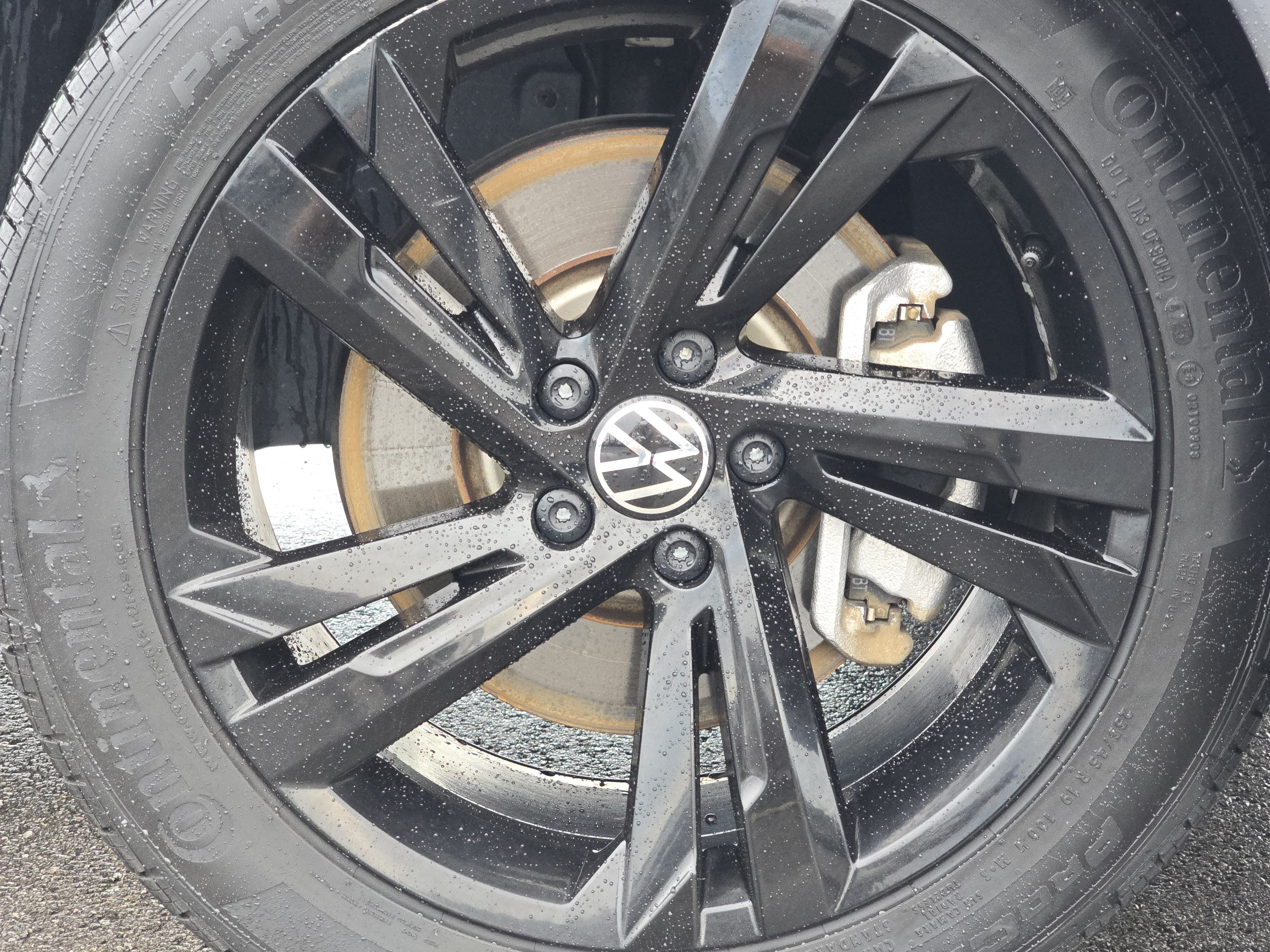 Certified 2023 Volkswagen Tiguan SE R-Line AWD/4WD image 15
