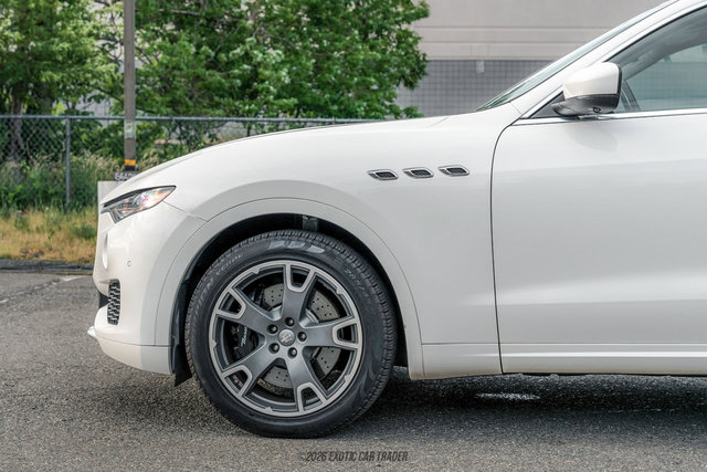 Used 2017 Maserati Levante S AWD/4WD image 4