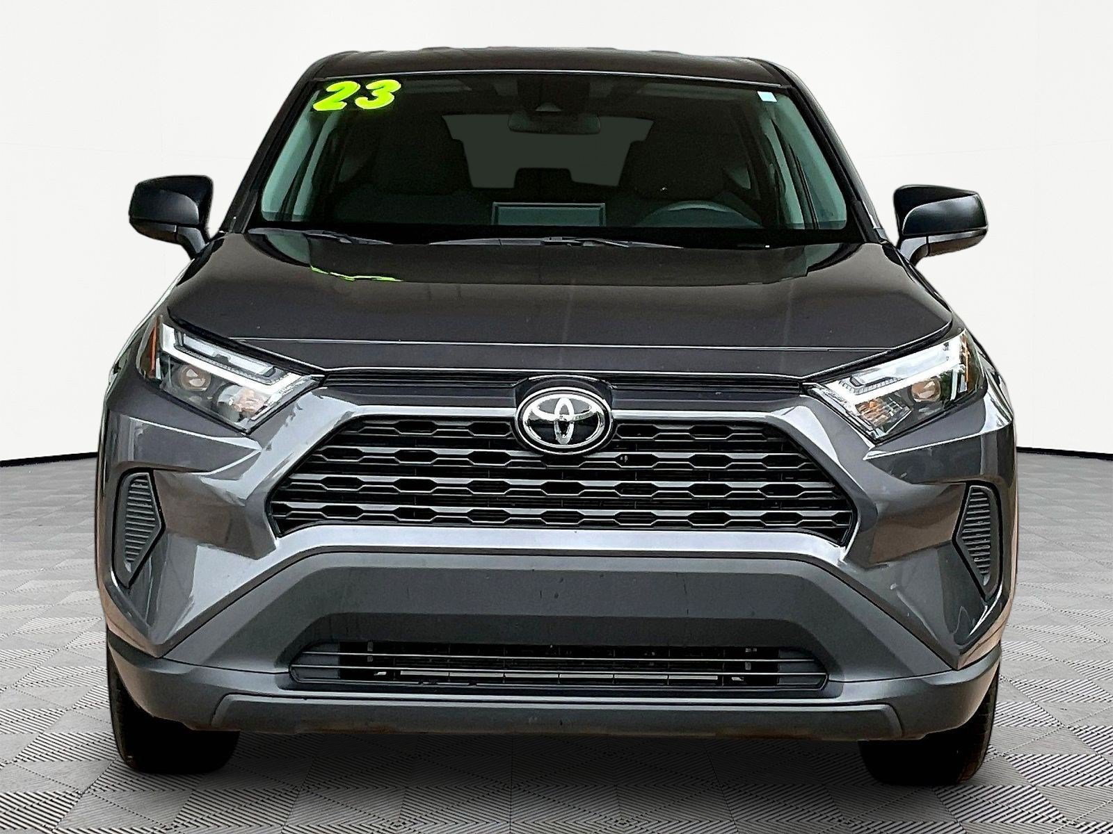 Used 2023 Toyota RAV4 LE AWD/4WD image 2
