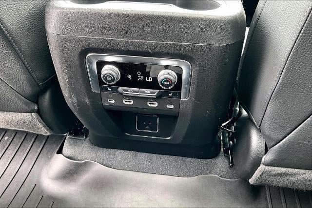 Used 2024 GMC Yukon Denali w/ Denali Reserve Package AWD/4WD image 10