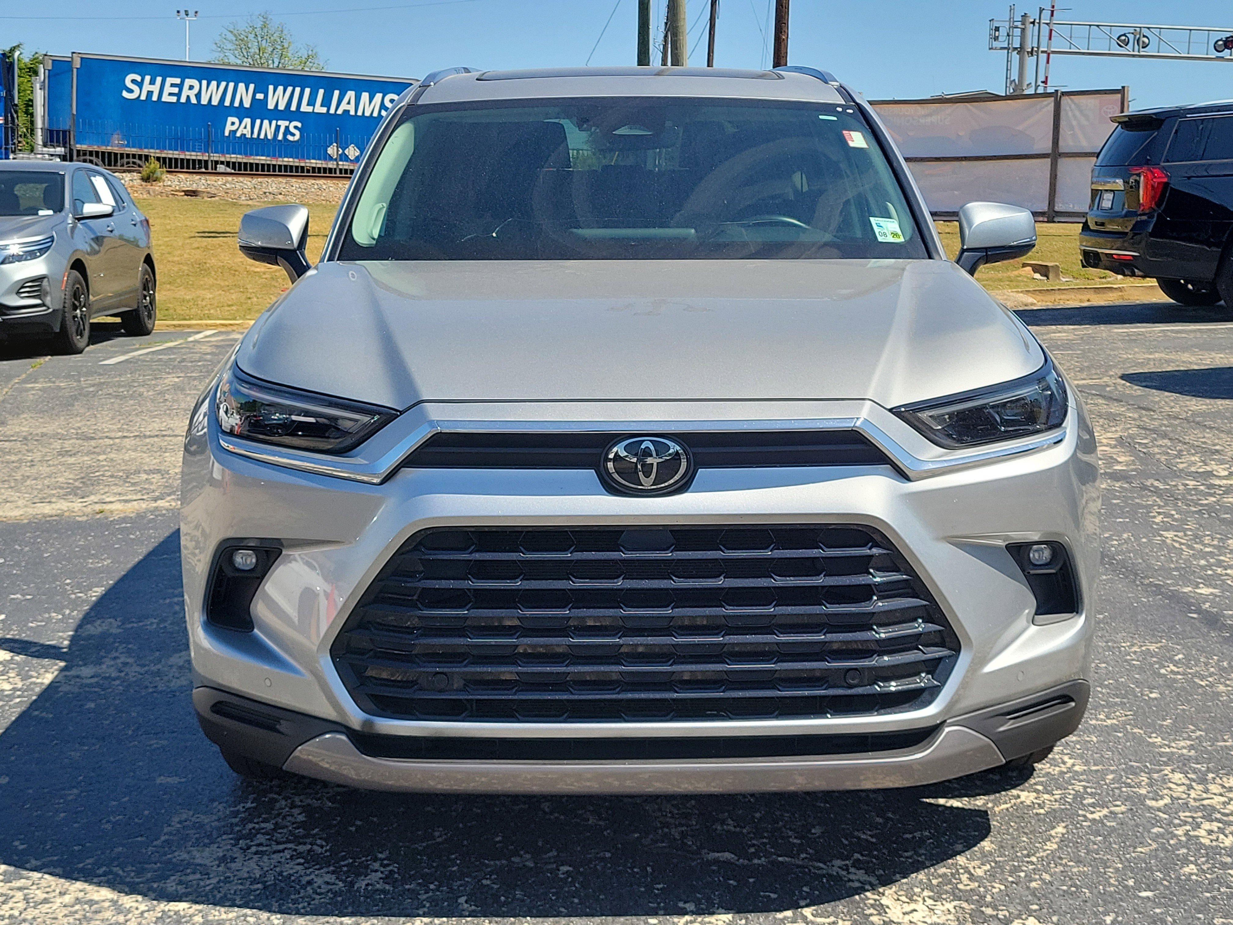 Used 2024 Toyota Grand Highlander FWD image 2