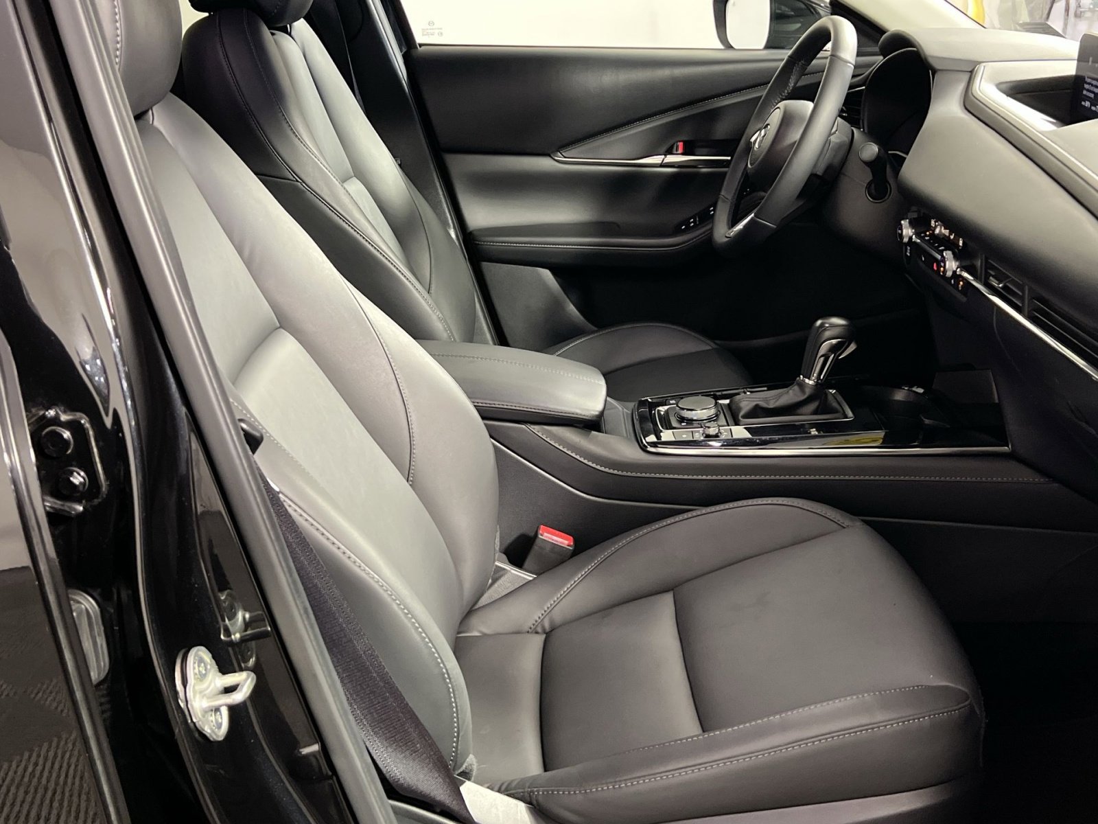 Used 2025 MAZDA CX-30 AWD 2.5 S w/ Preferred Package image 28