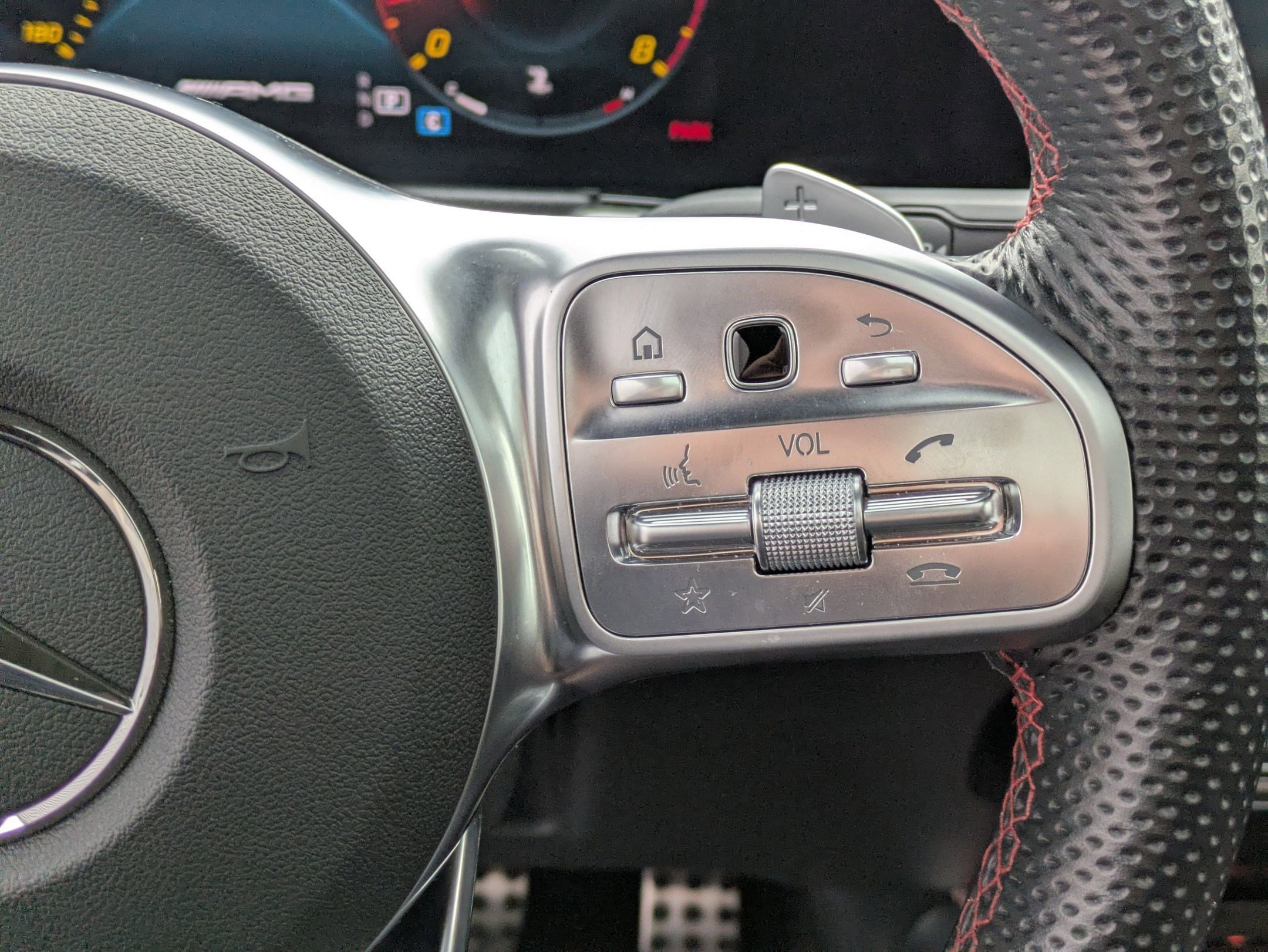 Used 2022 Mercedes-Benz GLB 35 AMG 4MATIC image 18