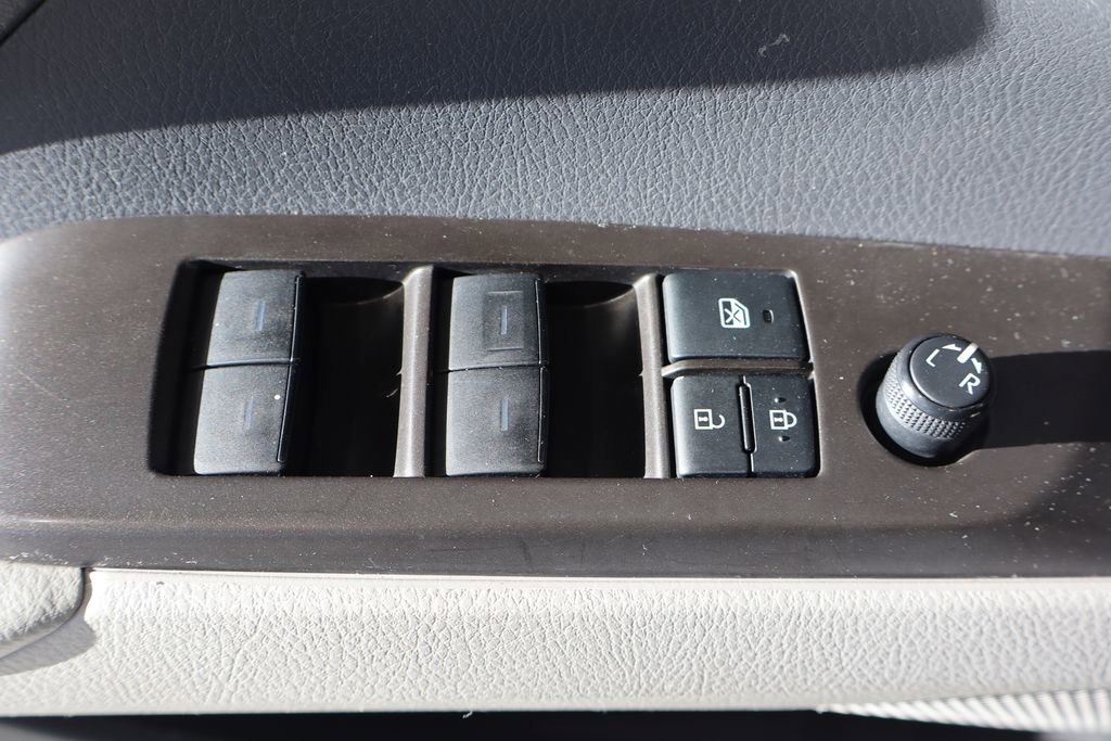 Used 2021 Toyota Camry LE image 16