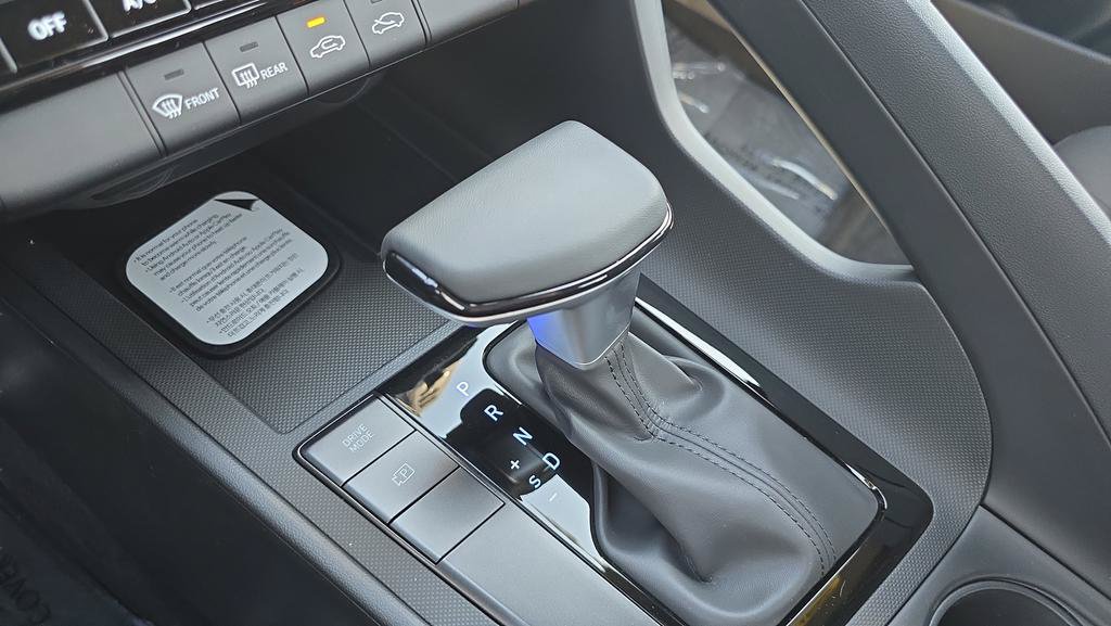 New 2026 Hyundai Elantra Sport FWD image 22