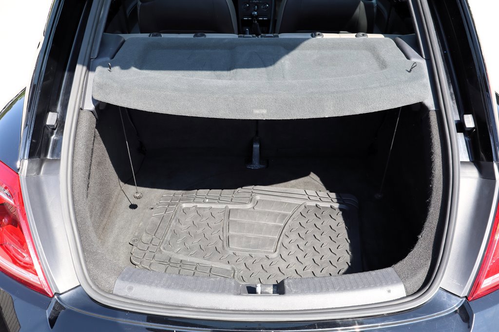 Used 2013 Volkswagen Beetle TDI FWD image 29