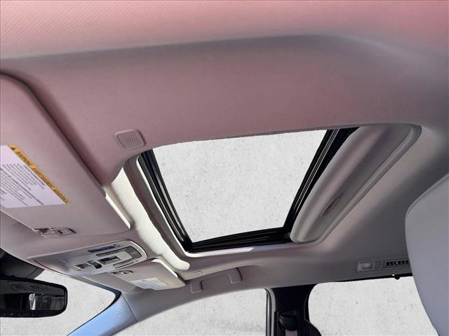 Used 2025 Toyota Sienna XLE image 22