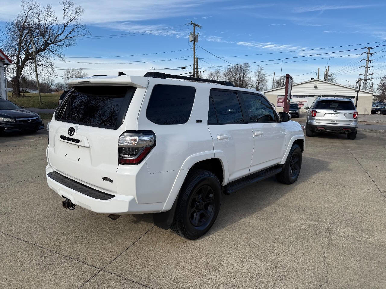 Used 2017 Toyota 4Runner SR5 Premium AWD/4WD image 4
