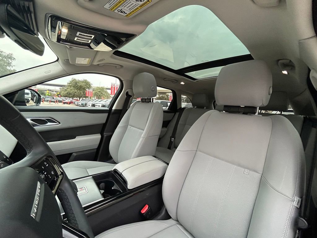 Used 2025 Land Rover Range Rover Velar Dynamic SE image 14