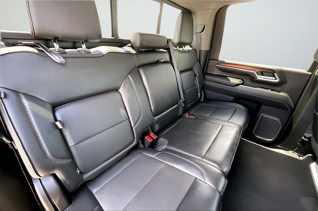 Used 2024 GMC Sierra 3500 Denali w/ Denali Reserve Package AWD/4WD image 22