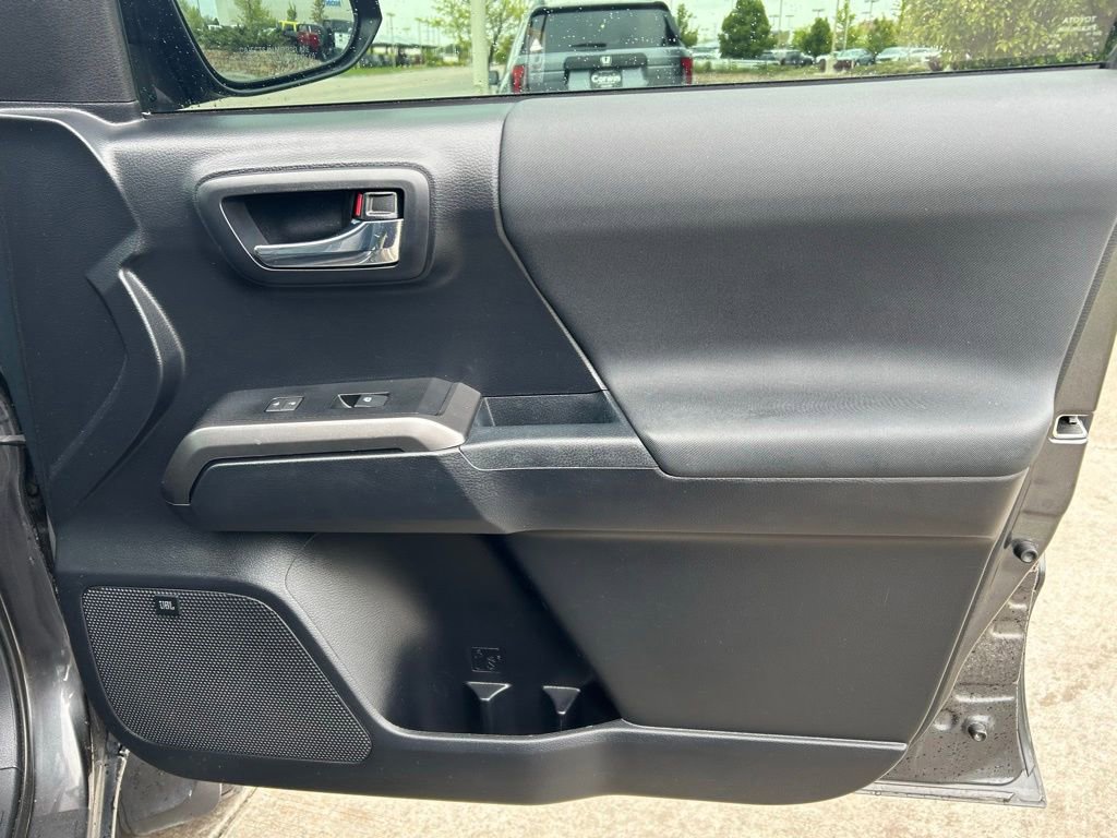 Used 2018 Toyota Tacoma 4x4 Double Cab image 32