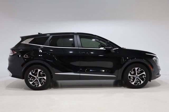 Used 2023 Kia Sportage EX image 9