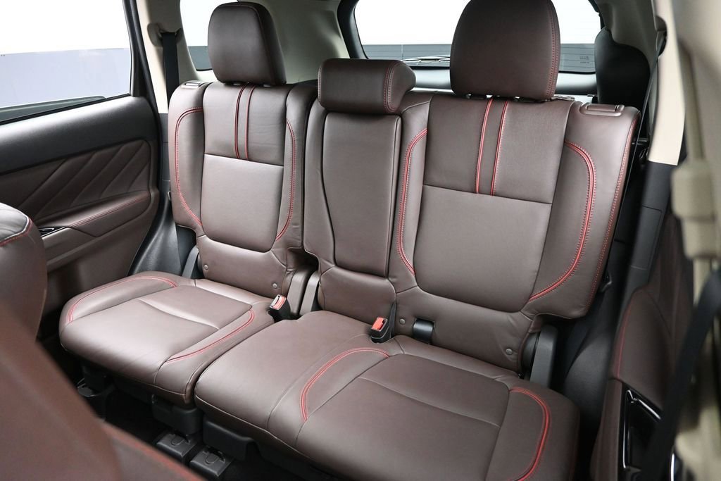 Used 2018 Mitsubishi Outlander GT AWD/4WD image 30