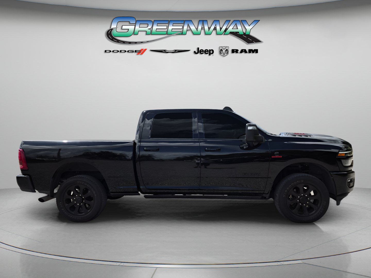 Used 2025 RAM 3500 Laramie AWD/4WD image 5