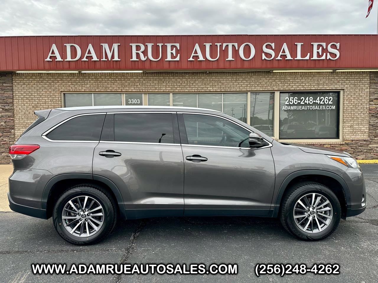 Used 2019 Toyota Highlander XLE image 1