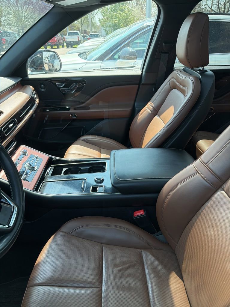 Used 2023 Lincoln Aviator Grand Touring w/ Equipment Group 301A image 13