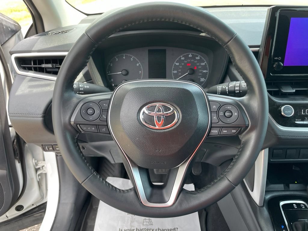 Used 2025 Toyota Corolla Cross LE w/ Moonroof Package FWD image 26