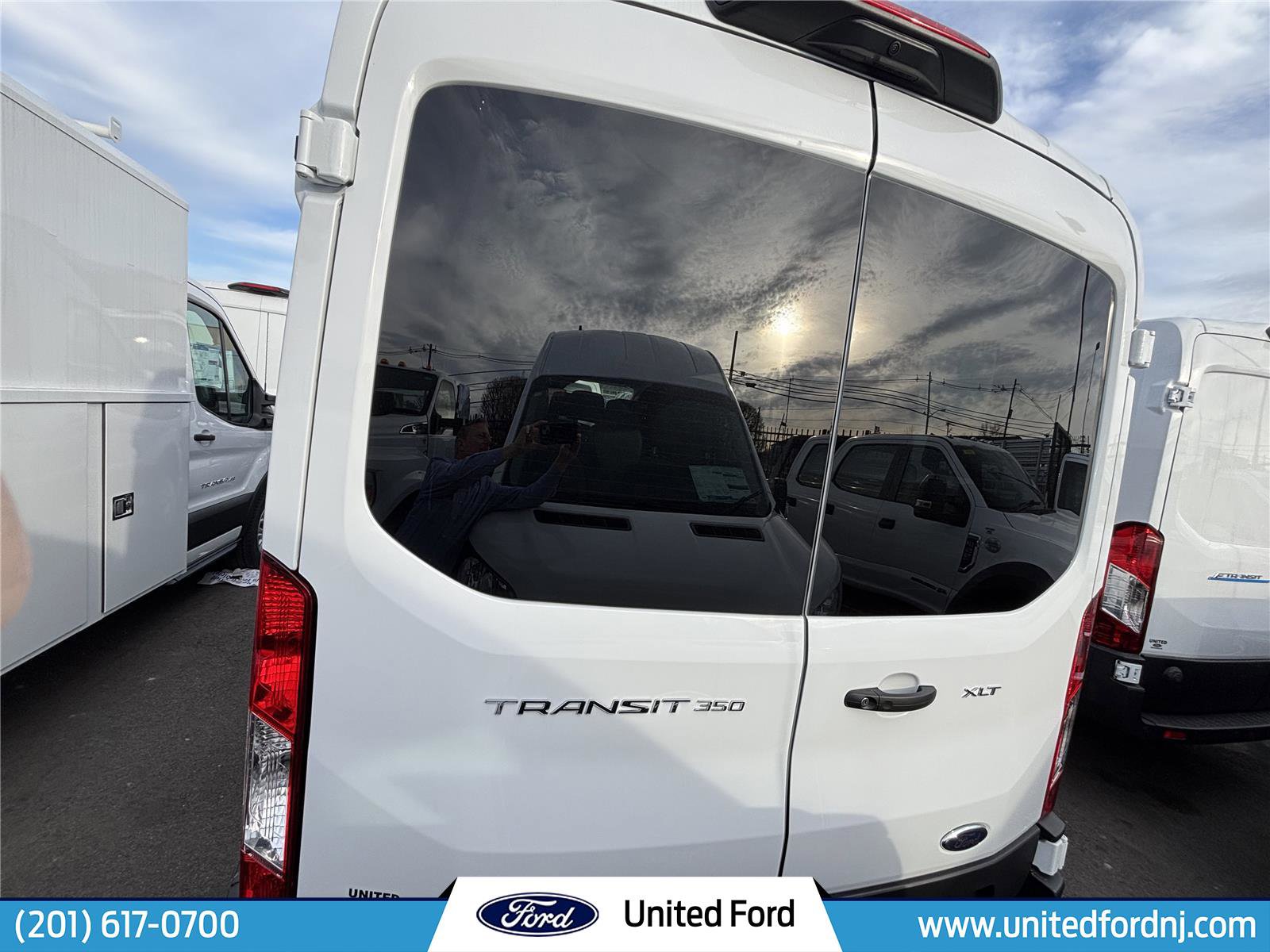 Used 2024 Ford Transit 350 XLT RWD image 7