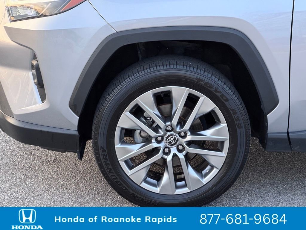 Used 2023 Toyota RAV4 XLE Premium image 33