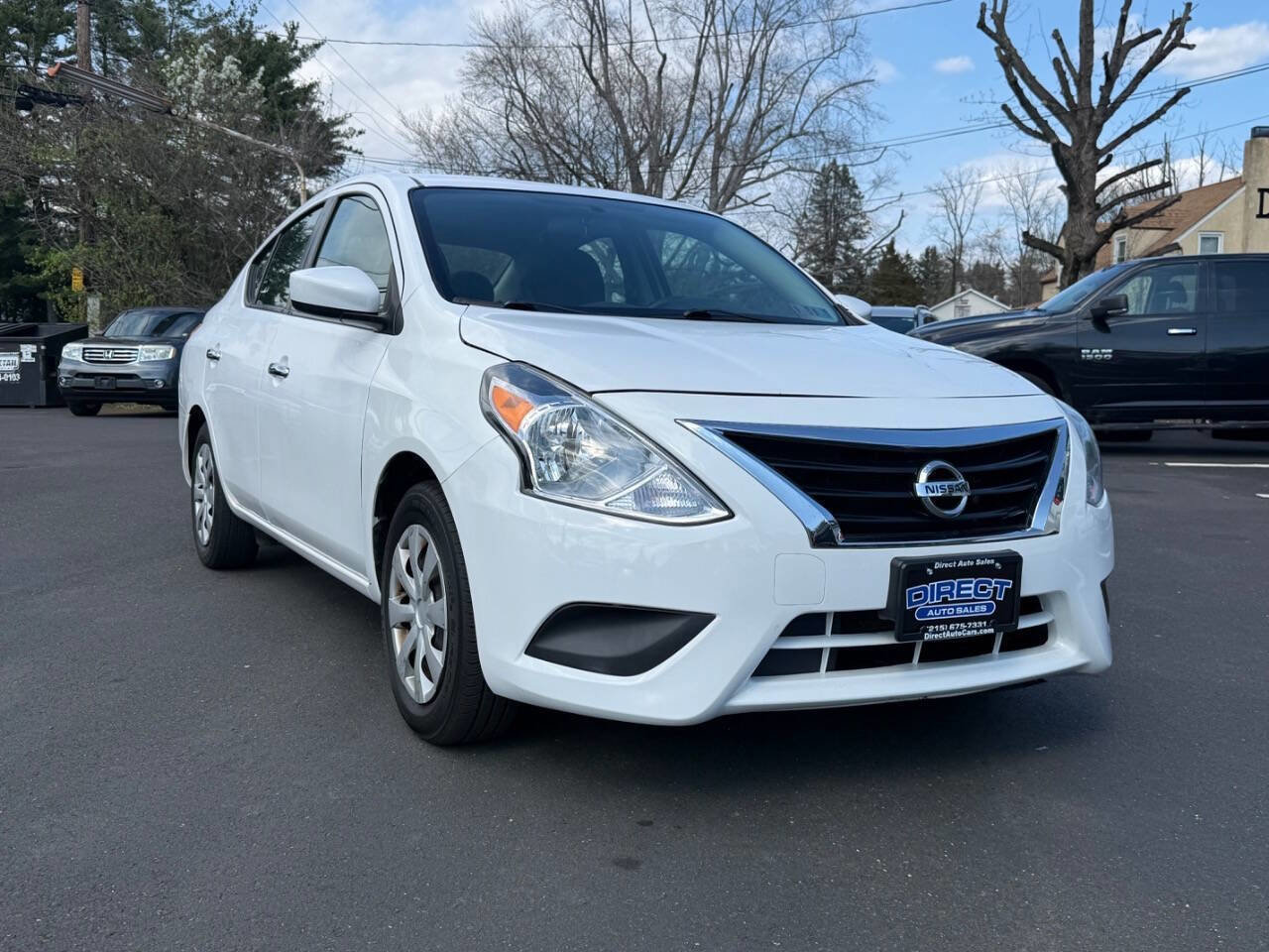 Used 2019 Nissan Versa SV image 1
