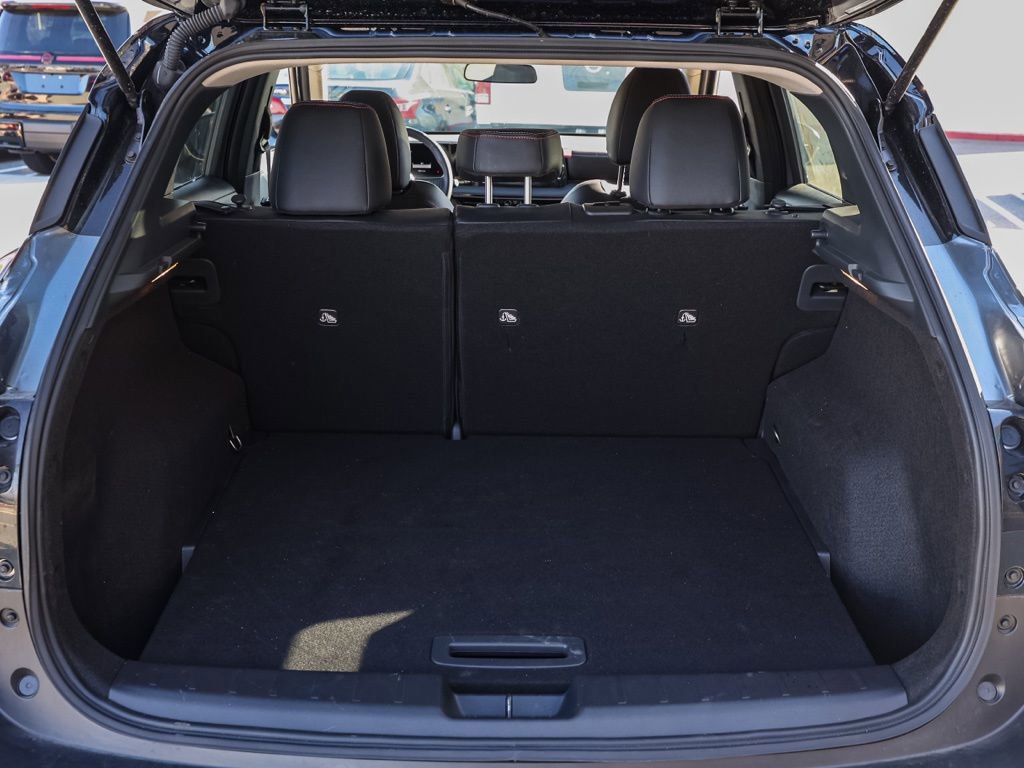 Used 2025 Nissan Kicks SR image 16