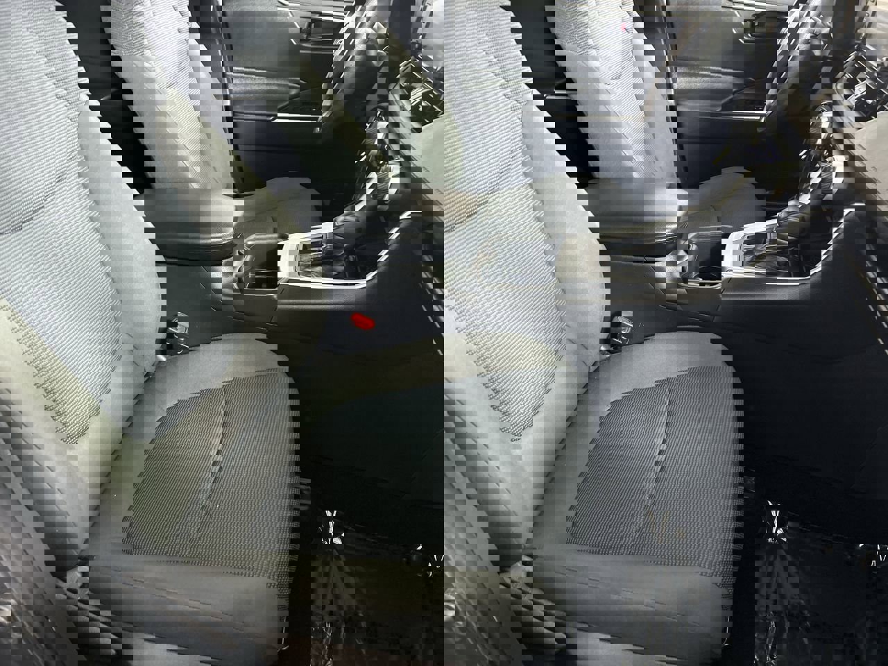 Used 2022 Toyota RAV4 LE image 26