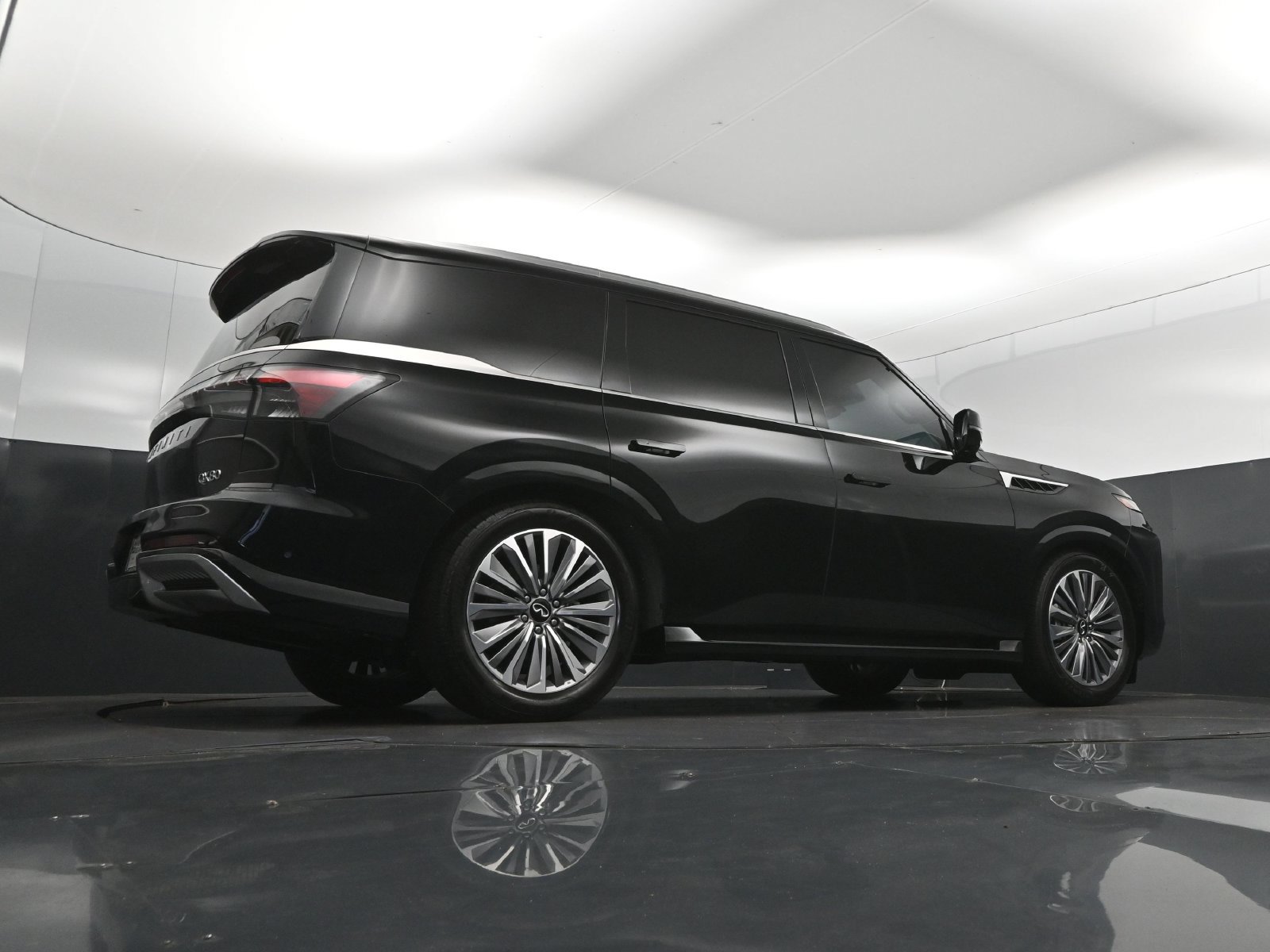 Certified 2025 INFINITI QX80 Luxe RWD image 42